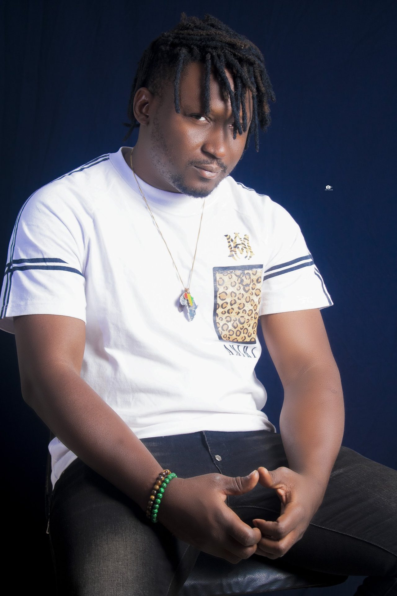 SULTAN ALJAMA en studio